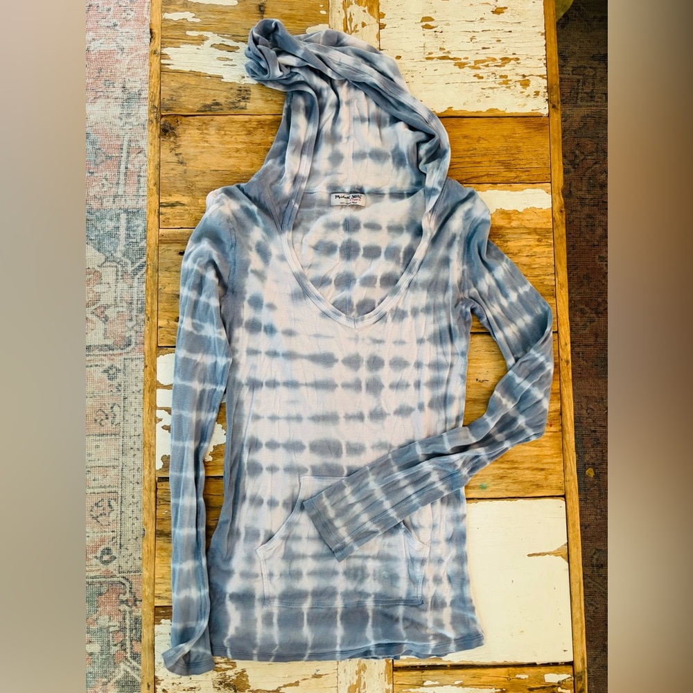 Michael Stars Blue Tie-Dye Hooded Top. One Size.